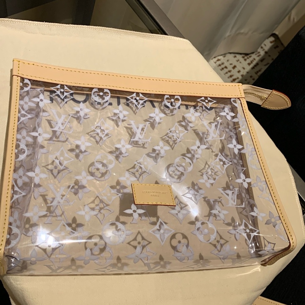 Stunning Louis Vuitton clear authentic rare 3 cosmetic cases with LV logo… - Picture 14 of 17